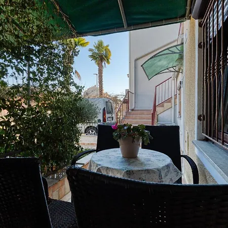 Lena Apartment *